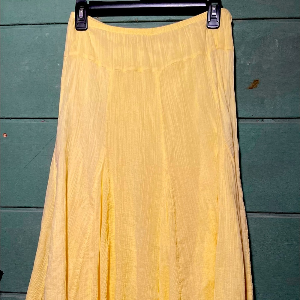 Hearts of palm yellow long skirt. Size 6. Fits better as size 8.